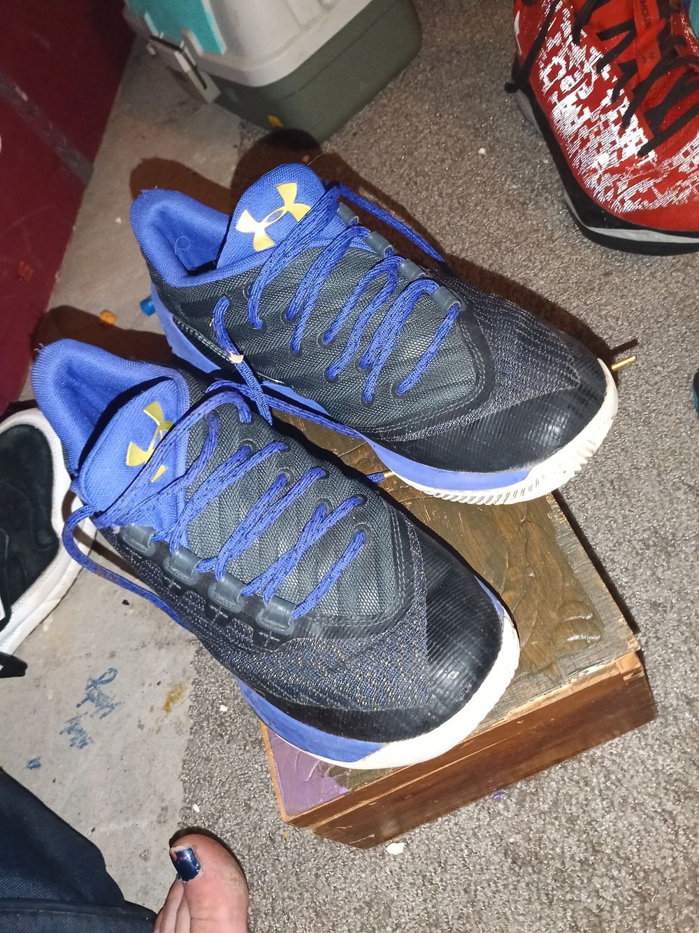 Under Armour Black and Blue Low-Top Basketball Sneakers